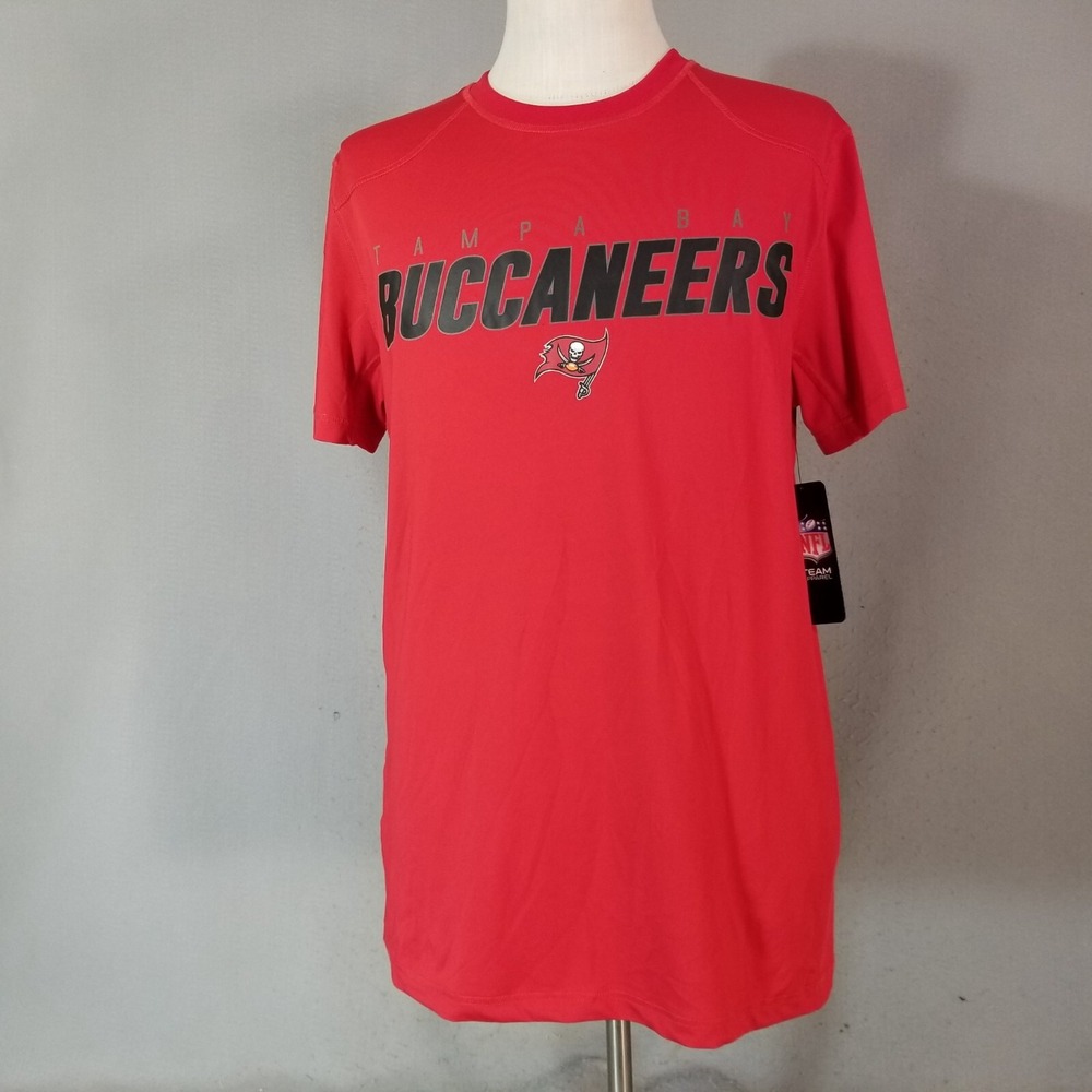 NFL GIII Tampa Bay Buccaneers shirt men's large red compression short sleeve NEW